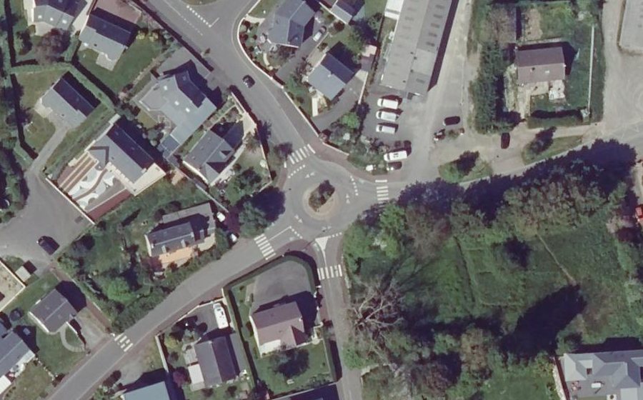 Vue aérienne du Rond-point anonyme n°1276456681