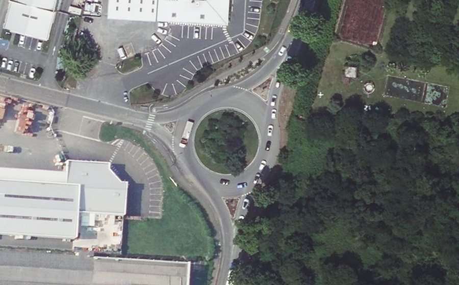 Vue aérienne du Rond-point anonyme n°127791887