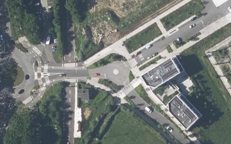 Vue aérienne du Rond-point anonyme n°1278286421