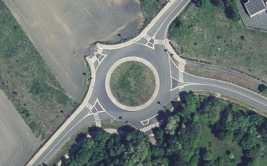 Vue aérienne du Rond-point anonyme n°1278568000