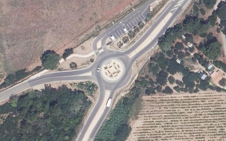 Vue aérienne du Rond-point anonyme n°1279050513