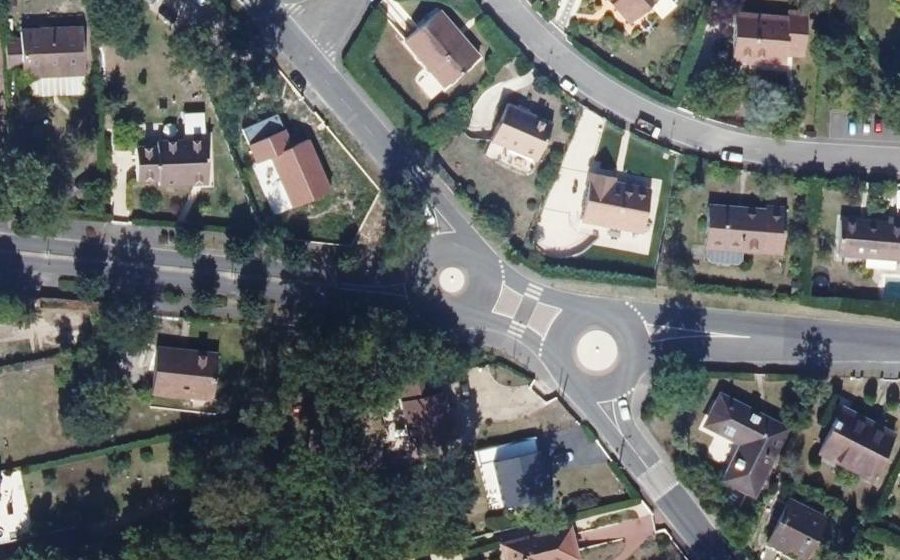 Vue aérienne du Rond-point anonyme n°1279091736