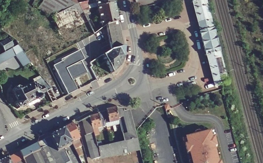 Vue aérienne du Rond-point anonyme n°1280036093