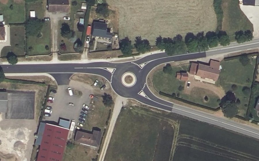 Vue aérienne du Rond-point anonyme n°1280178529
