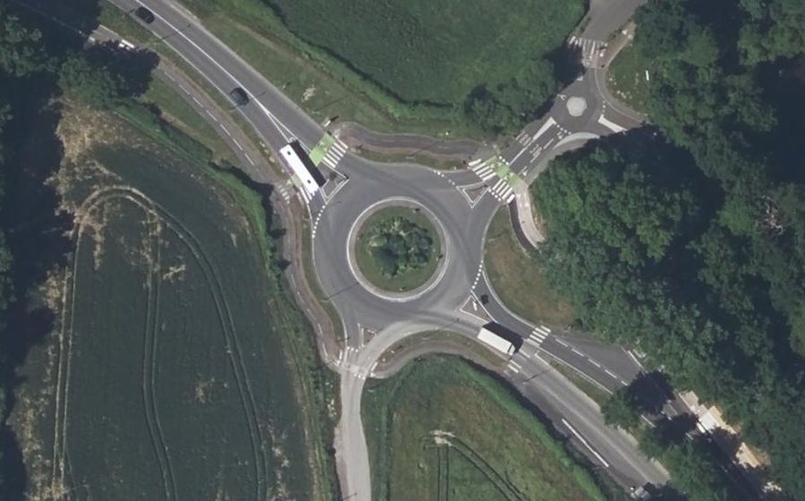 Vue aérienne du Rond-point anonyme n°128200090