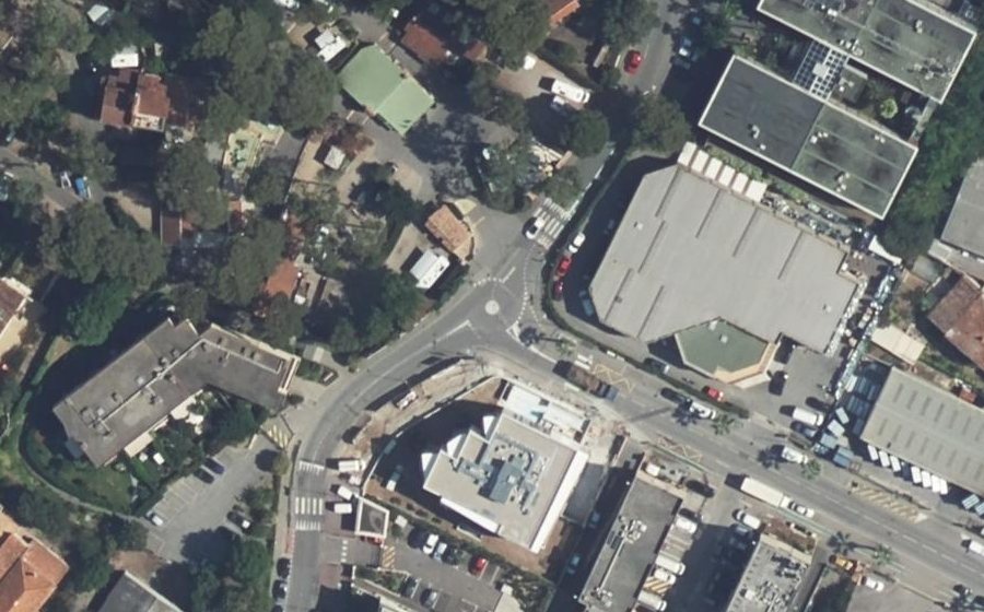 Vue aérienne du Rond-point anonyme n°1282215795