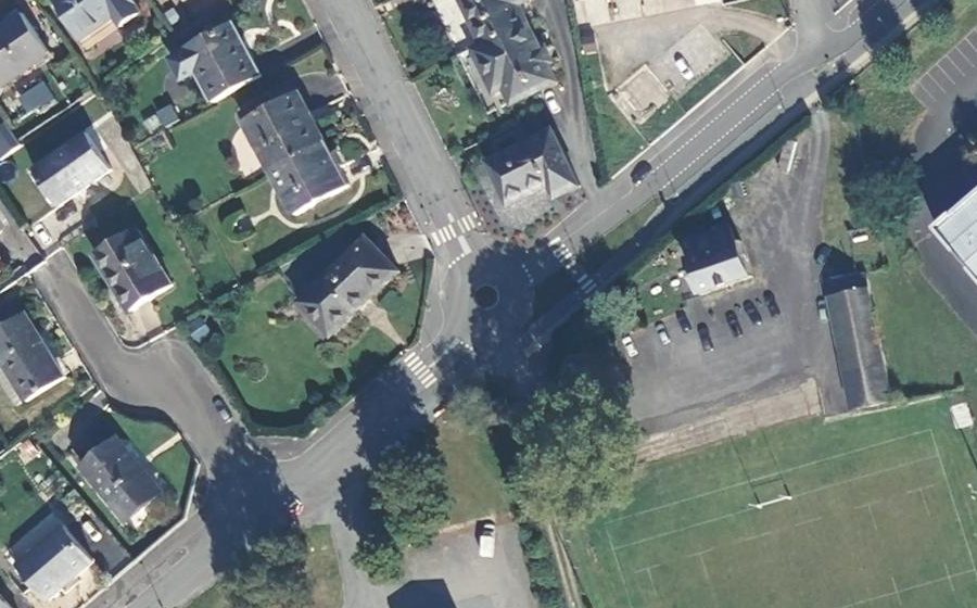 Vue aérienne du Rond-point anonyme n°1283310394