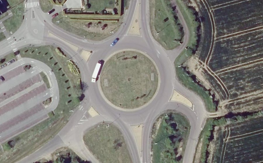 Vue aérienne du Rond-point anonyme n°1283592397
