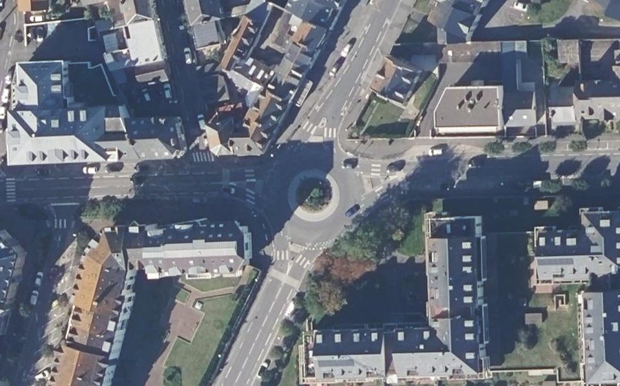 Vue aérienne du Rond-point anonyme n°1284426905