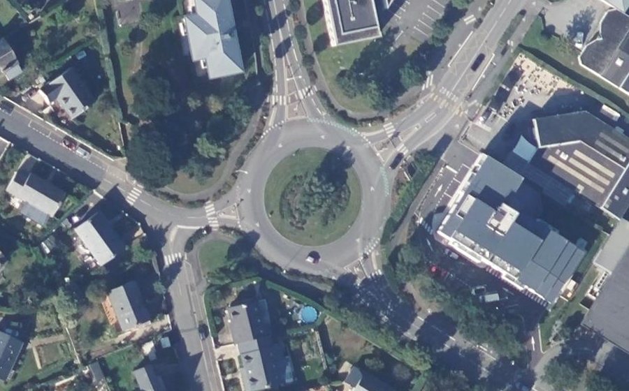 Vue aérienne du Rond-point anonyme n°1284426911