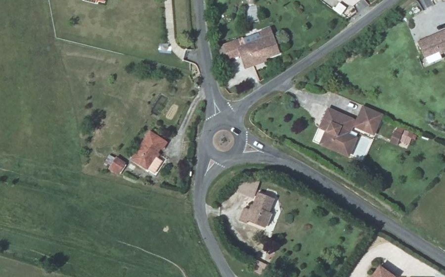 Vue aérienne du Rond-point anonyme n°1284900838