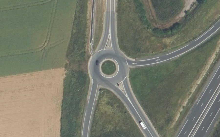 Vue aérienne du Rond-point anonyme n°1284966857