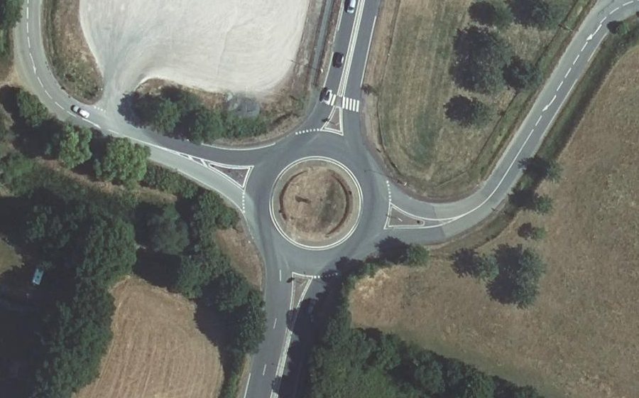 Vue aérienne du Rond-point anonyme n°12854748