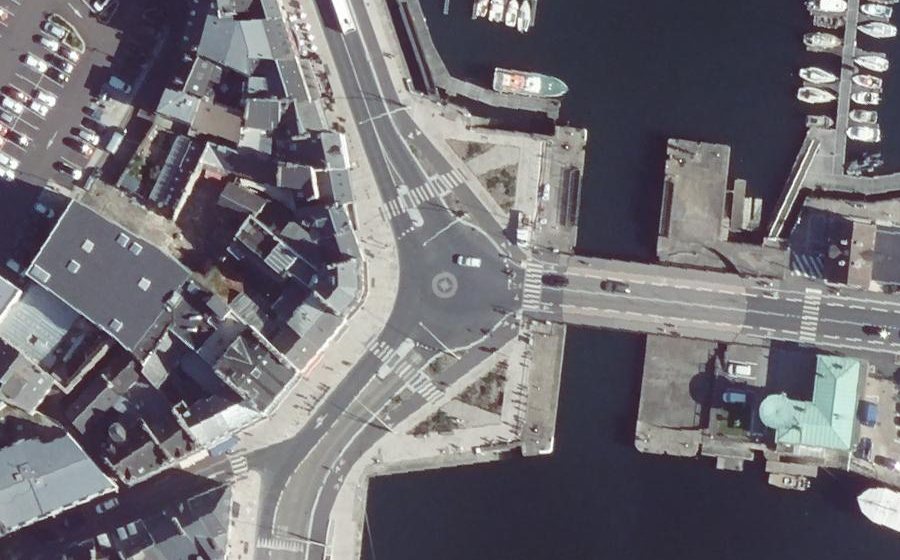 Vue aérienne du Rond-point anonyme n°1286081926