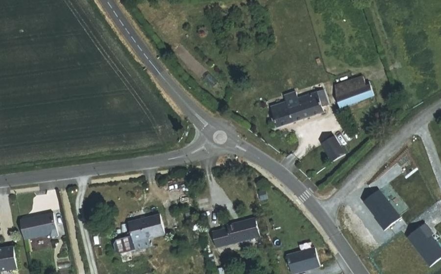 Vue aérienne du Rond-point anonyme n°1286518264