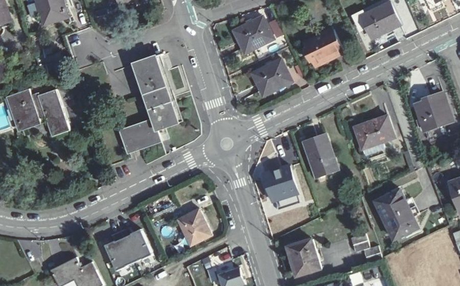 Vue aérienne du Rond-point anonyme n°1287312042