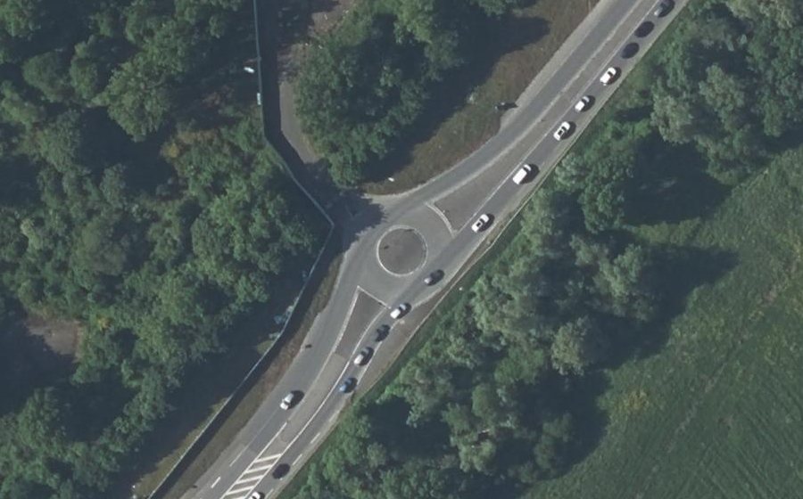 Vue aérienne du Rond-point anonyme n°128734030