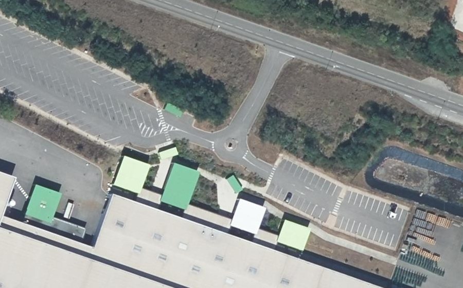 Vue aérienne du Rond-point anonyme n°1288435940