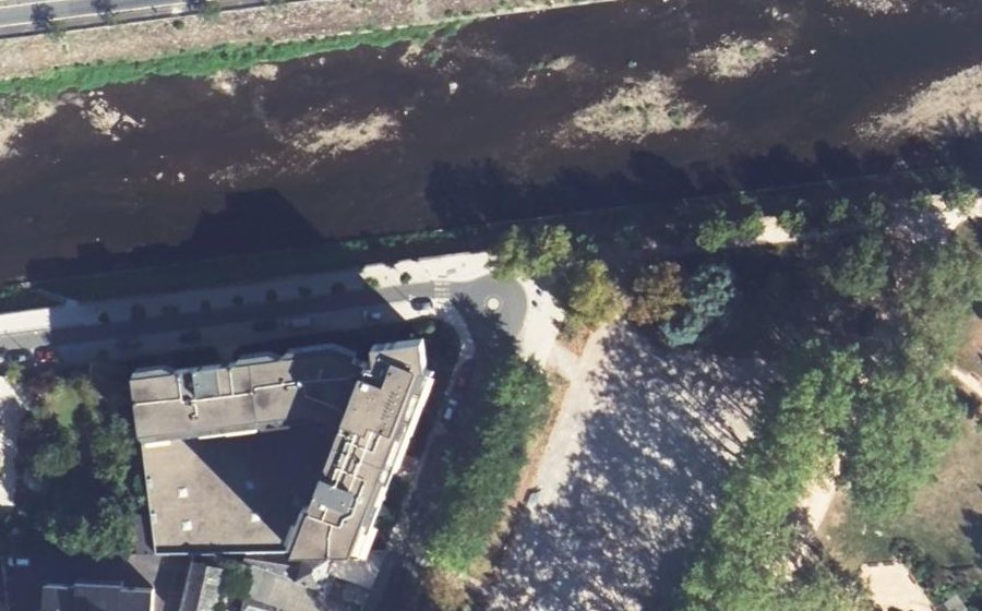 Vue aérienne du Rond-point anonyme n°1289202315