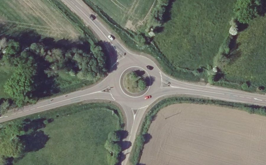 Vue aérienne du Rond-point anonyme n°129015440
