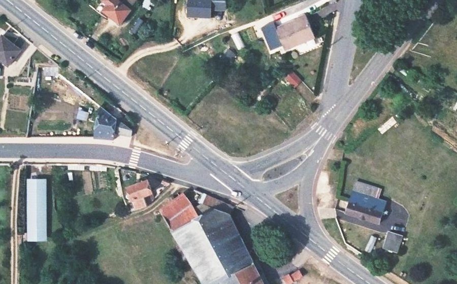 Vue aérienne du Rond-point anonyme n°1290189955