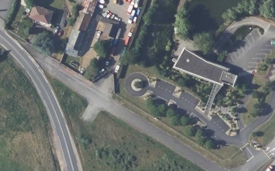 Vue aérienne du Rond-point anonyme n°1290257668