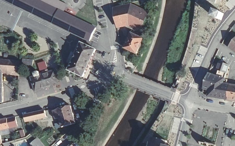 Vue aérienne du Rond-point anonyme n°1290996667