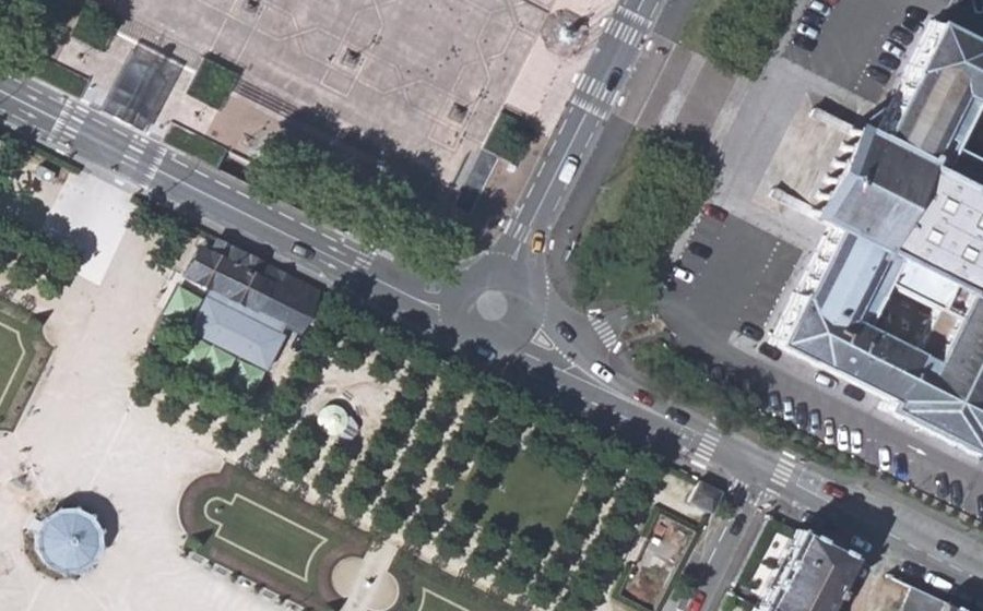 Vue aérienne du Rond-point anonyme n°129109271