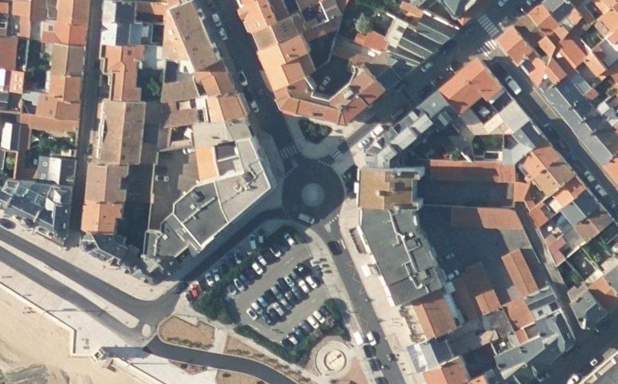 Vue aérienne du Rond-point anonyme n°1291094841