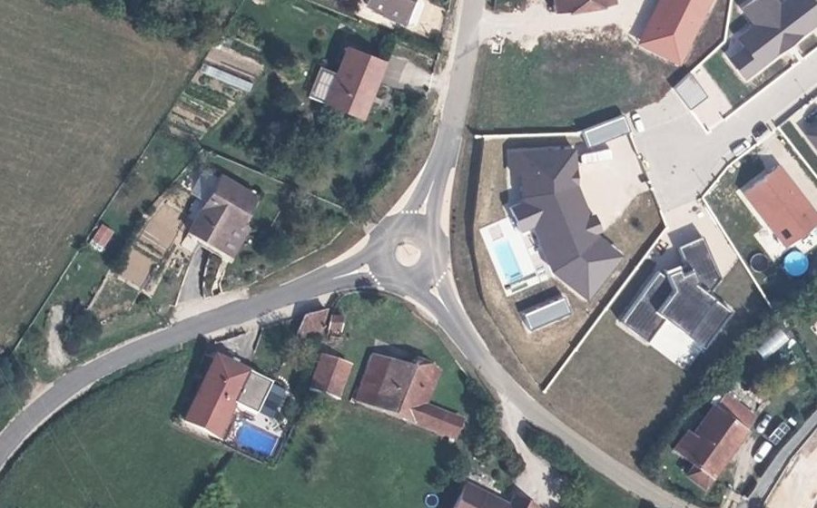 Vue aérienne du Rond-point anonyme n°1291302769