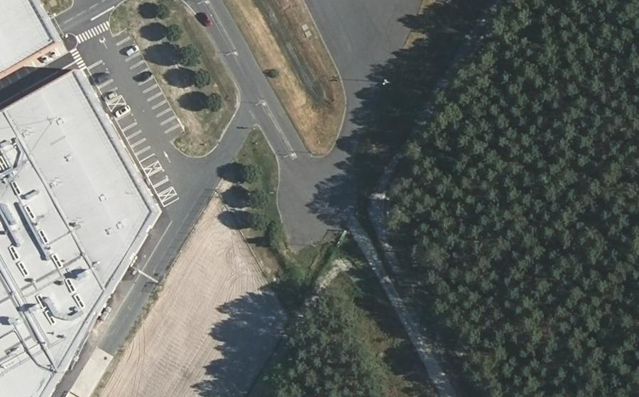 Vue aérienne du Rond-point anonyme n°129210526