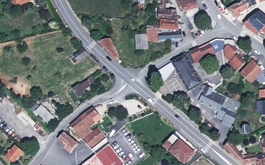 Vue aérienne du Rond-point anonyme n°1292116821