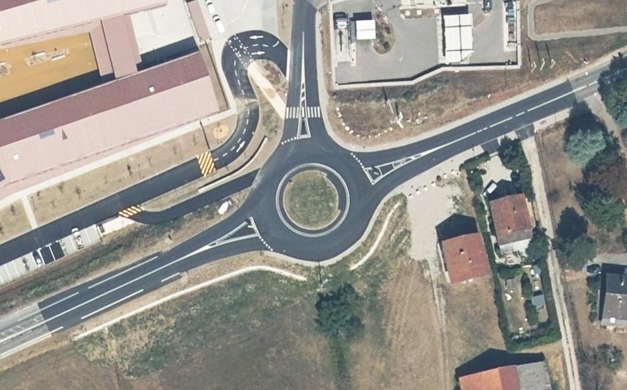 Vue aérienne du Rond-point anonyme n°1292386665