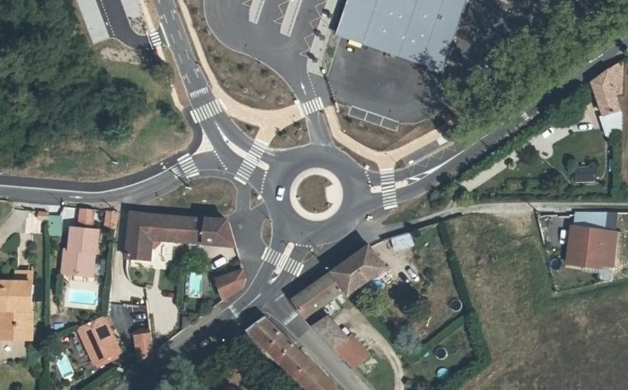Vue aérienne du Rond-point anonyme n°1293519718