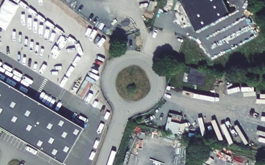 Vue aérienne du Rond-point anonyme n°129399687