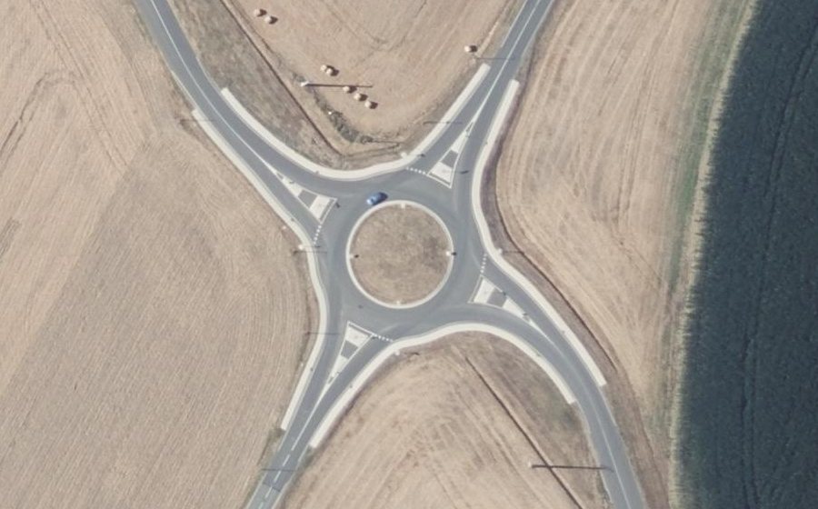 Vue aérienne du Rond-point anonyme n°1295352750