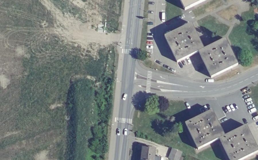 Vue aérienne du Rond-point anonyme n°1296941389
