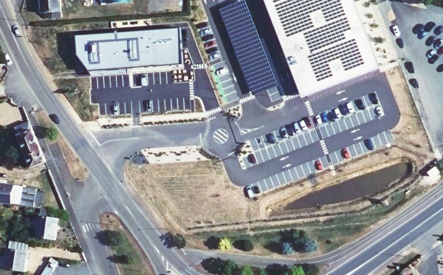 Vue aérienne du Rond-point anonyme n°1297354438