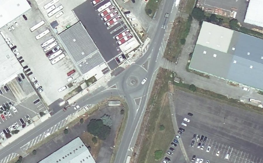 Vue aérienne du Rond-point anonyme n°1298073401