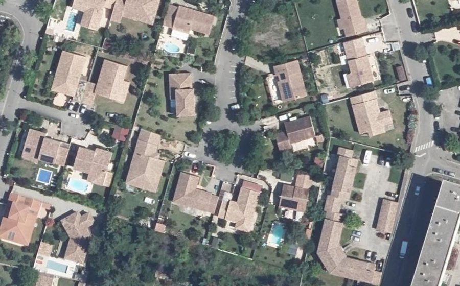 Vue aérienne du Rond-point anonyme n°129820911