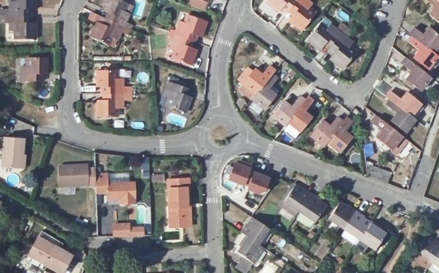 Vue aérienne du Rond-point anonyme n°130034556