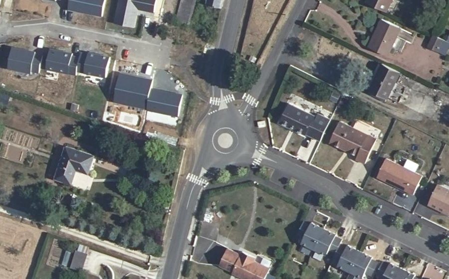 Vue aérienne du Rond-point anonyme n°1300420476