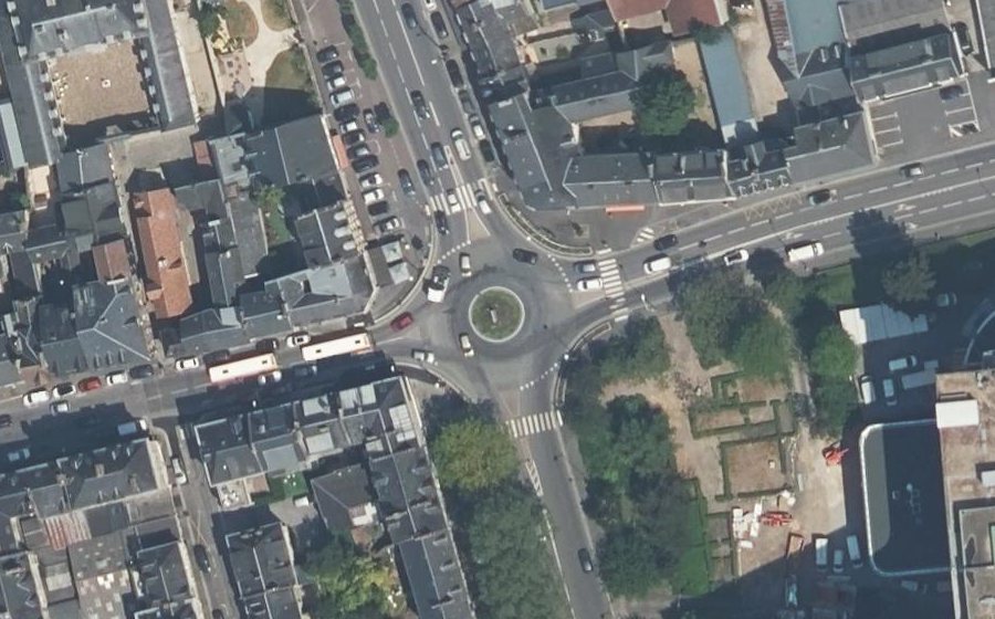 Vue aérienne du Rond-point anonyme n°130082962