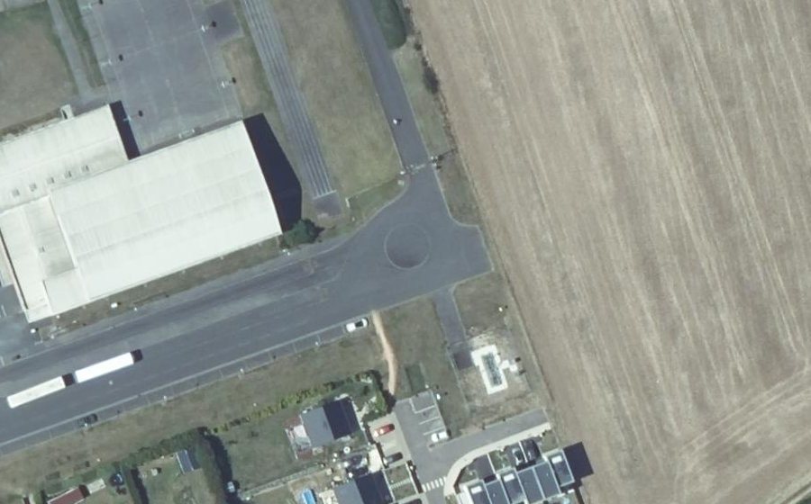 Vue aérienne du Rond-point anonyme n°1301061861