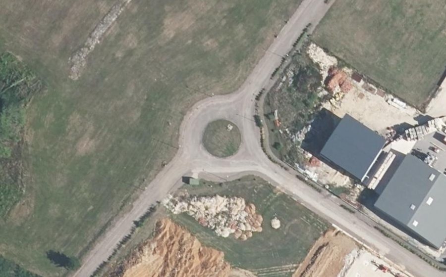 Vue aérienne du Rond-point anonyme n°1301622088