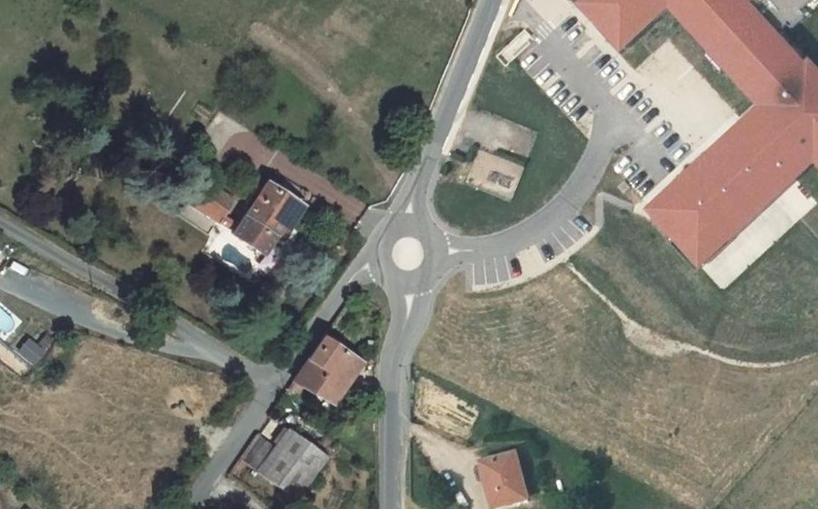 Vue aérienne du Rond-point anonyme n°1301819250