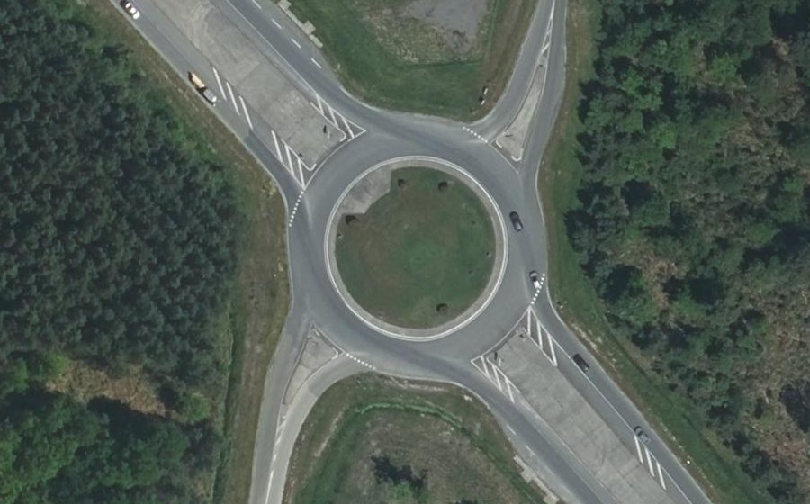 Vue aérienne du Rond-point anonyme n°130194837
