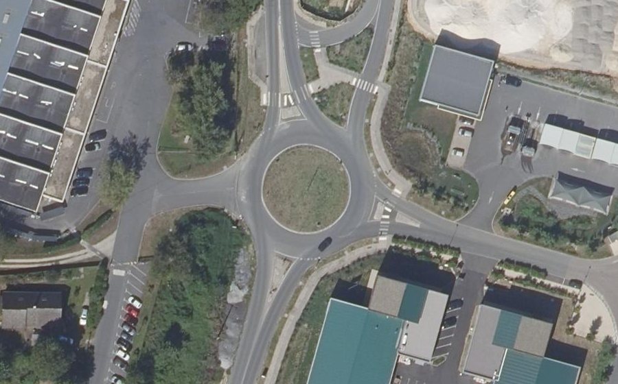 Vue aérienne du Rond-point anonyme n°130218585