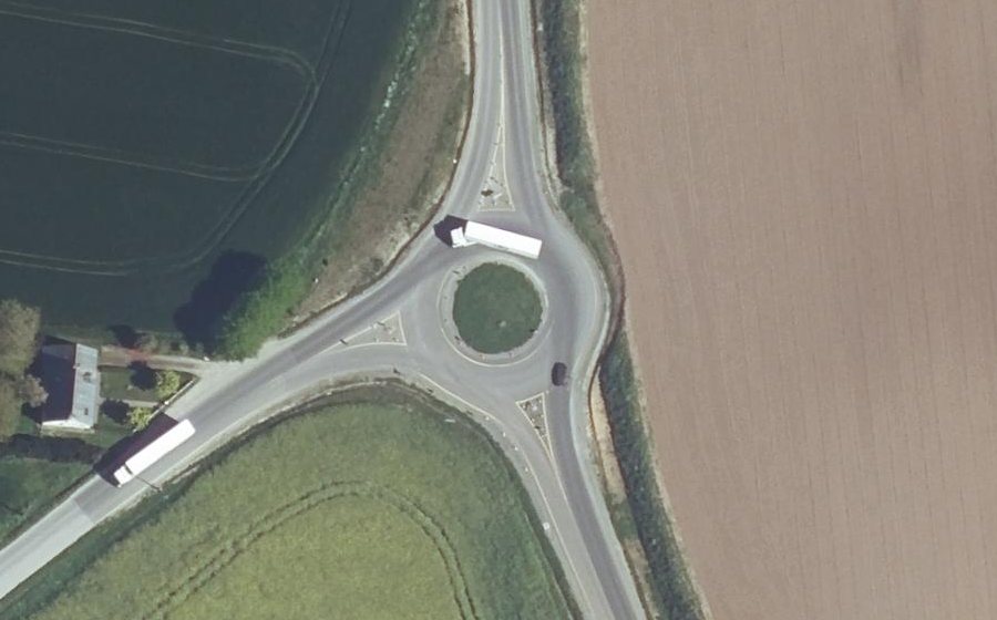 Vue aérienne du Rond-point anonyme n°1302542389