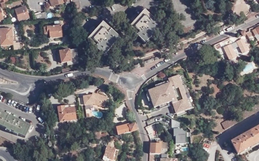 Vue aérienne du Rond-point anonyme n°1302888034